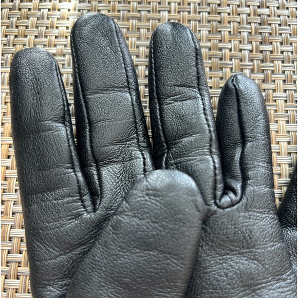 100% Genuine Leathers Gloves - Picture 5 of 8